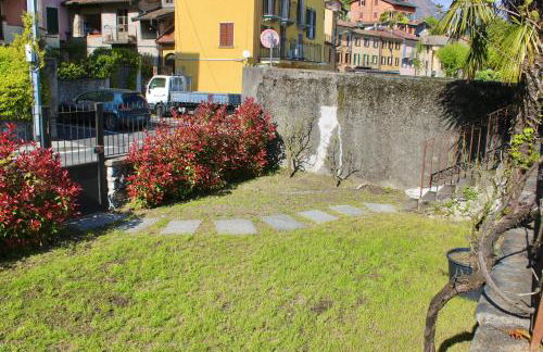 The Painter's Nest with Private Lake Garden - Photo 28