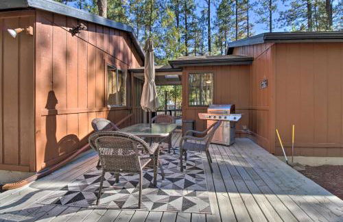 Fireplace, Deck and Grill Pinetop Cabin Rental! - Foto 24