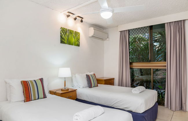 Bayview Beachfront Apartments, in town right on the beach - Foto 8