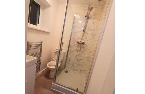 Cosy 4 Bedroom House in Seven Sisters Neath Port Talbot - Photo 17