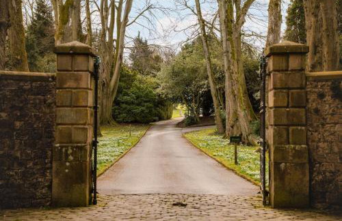 The Entire Coach House at Middleton Hall, Three Bedroom Holiday Home - Photo 26