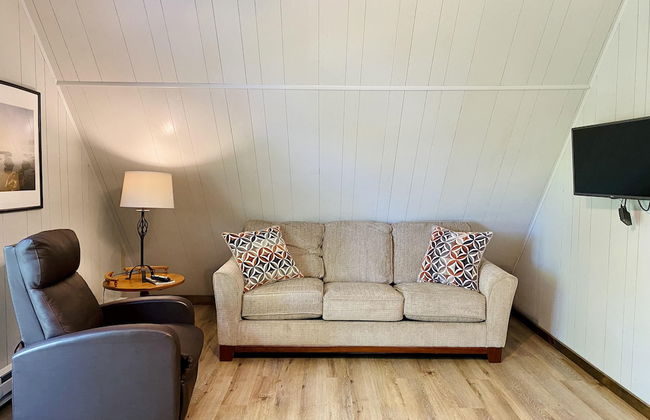 Calm Waters Cabin Resort - Photo 57