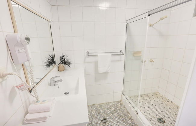 Koala Court Holiday Apartments - Photo 57