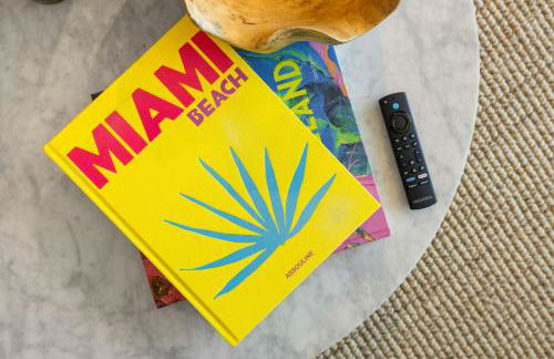 On The 49th Floor! Condo on Highest & Free Parking - Foto 16