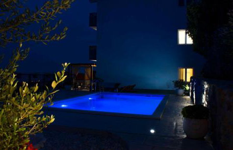 Hill Apartment with Private Pool - Foto 18