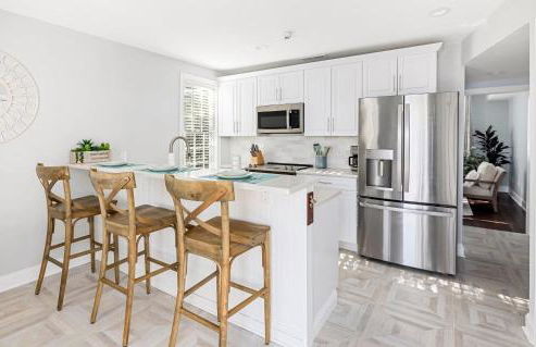 Charming Secluded Courtyard - 1 BLOCK TO KING - Foto 6