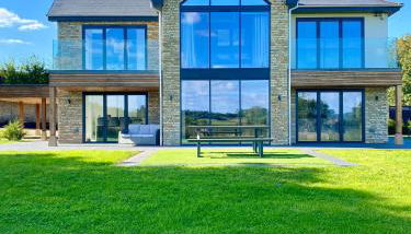 Stunning modern home set in beautiful grounds. - Foto 1