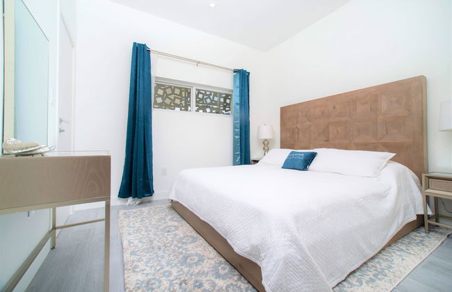 Cayman Luxury Rentals at The Grove - Photo 17