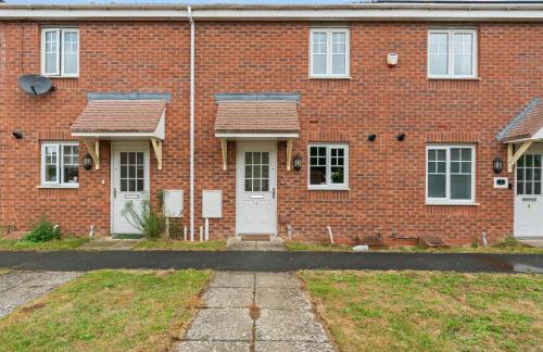 Charming House - Walking distance to Town Centre - Free Parking, Self-Check-In, Fast WiFi and Smart TV by Yoko Property - Photo 25