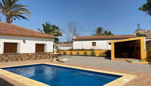 Chalet con piscina privada de 4 dormitorios Las Herrerias -cerca de Vera Playa- - Foto 2