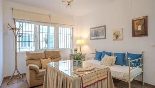 Apartment in Peñaflor with Charming Patio - Foto 2