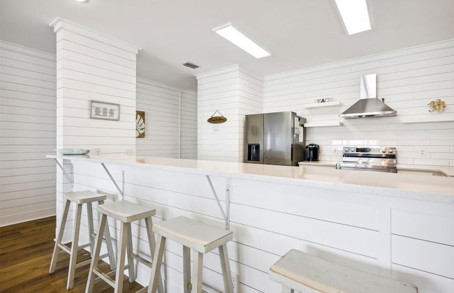 Just Beachy - 5 Bedroom Beach Front Home! Sleeps 20 Home by RedAwning - Foto 14