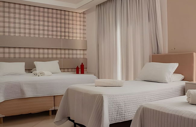 Casa com piscina 5 suites 1 quarto e AC - Photo 2