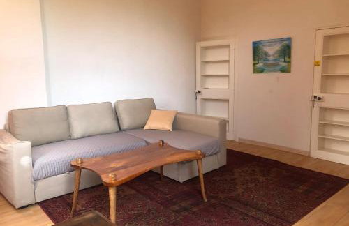 Maison charmante à Saint-Germain-de-Lusignan, parking privé - Foto 1