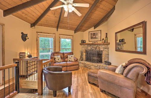 2 Mi to Skiing! Wooded Beech Mtn Retreat with Decks - Foto 37