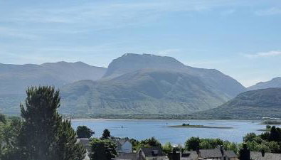 Benview House - Photo 2