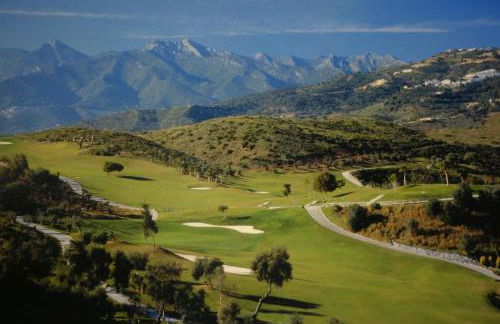 The Marbella Beach House - 4min Walk to the Sea - Photo 29