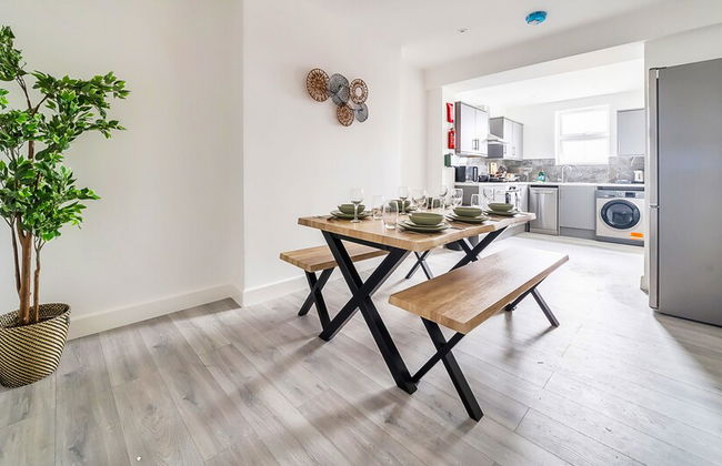 Modern Town Center Apartments Aldershot - Photo 29