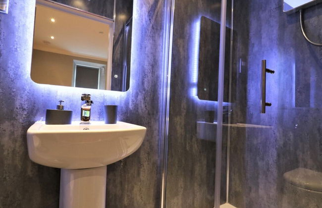 Linden Cottage Room 2 - Airdrie - Photo 9