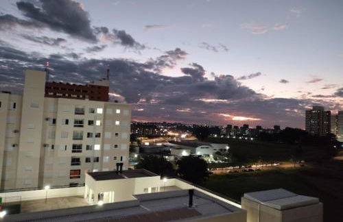 Quarto com cama de casal bem aconchegante - Foto 24