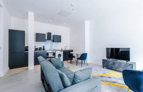 Cohost Partners Cozy Stay Heart of Warrington - Photo 8