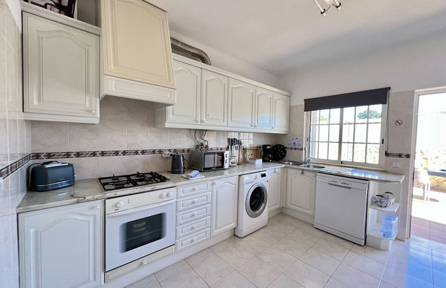 Pêra Stylish Villa With Pool by Homing - Foto 14