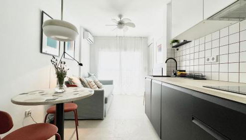 Apartament estilós i renovat a primera línia, amb vistes privilegiades! - Foto 4