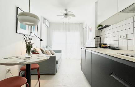 Apartament estilós i renovat a primera línia, amb vistes privilegiades! - Foto 4