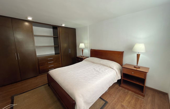 Súper Apartamento TV Wi Fi y parqueadero - Foto 2