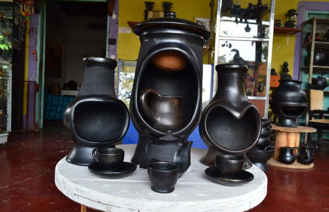 Black Pottery Workshop in La Chamba - Photo 3