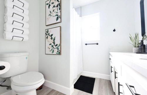 Family Friendly Southwest Bakersfield Retreat with Jacuzzi and Fenced Yard - Photo 32