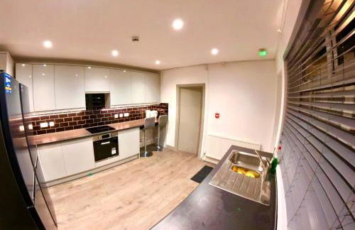 The Lux Ville, Stunning 6 Bedroom Home in London - Foto 36