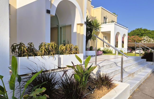 Andromeda Hotel Apartments - Foto 1