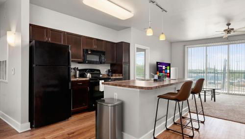 The Selena: Riverwalk Loft - Foto 2