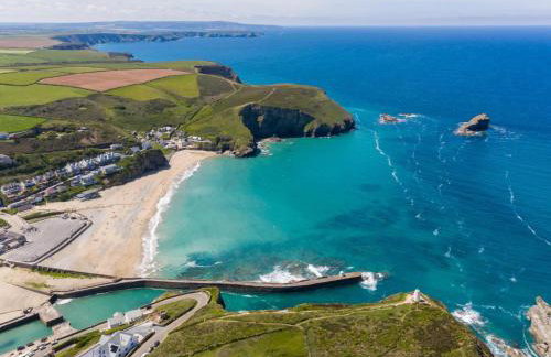 The Roundhouse - Photo 12