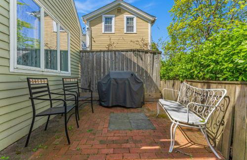 Coastal Victorian Home Walk to Downtown - Foto 42