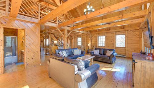Athol Cabin w/ Deck & Fire Pit, 10 Mi to Lake - Foto 1