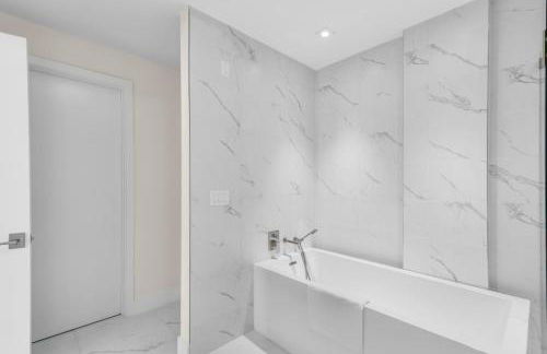 Luxe 2BR 2.5BA Ocean View Condo in Amrit Resort - Foto 32