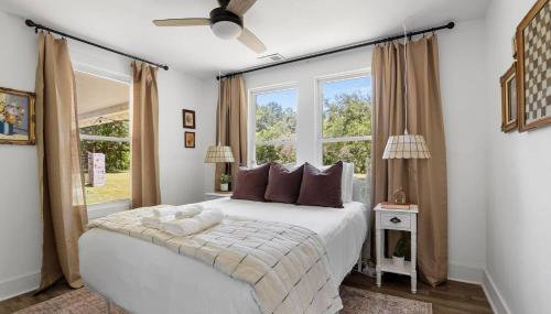 Cayce Cottage w Private Pool - Photo 4