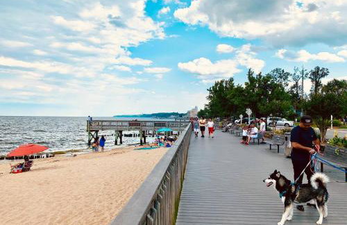 Huge Beach Bungalow- Yard, Beach Pass, King Beds - Foto 37