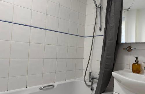 Entire House with Garden and Office - Foto 13