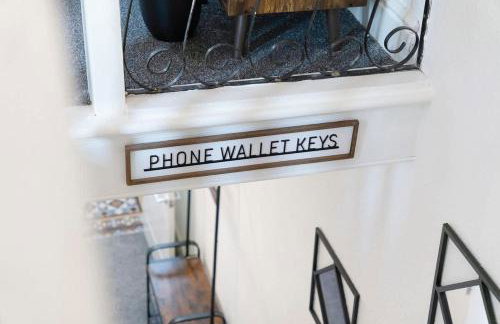 Spacious 4BR on Leafield Rd - Photo 48