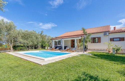 Villa Agatta with Private Pool - Foto 4