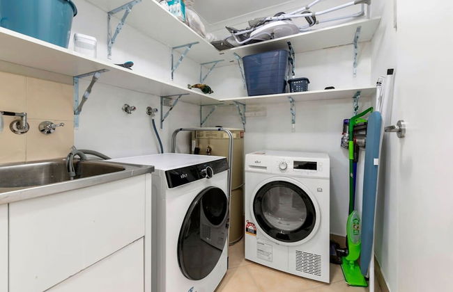 Reef Apartment Cairns - 4 Pools Resort BBQ - Photo 28