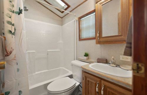 Premium Cabin with Pasture Views & Private Hot Tub - Foto 6