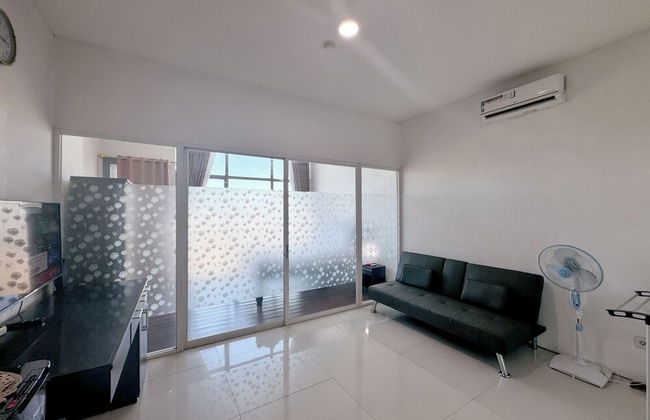 Good Location And Relaxing 1Br Apartment At Aryaduta Residence - Photo 17