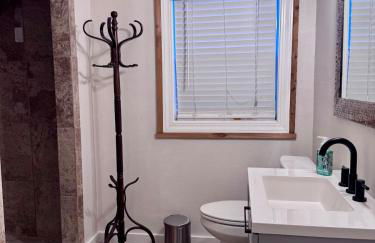 Stylish 1940s Home with Barn Guest House - Foto 18