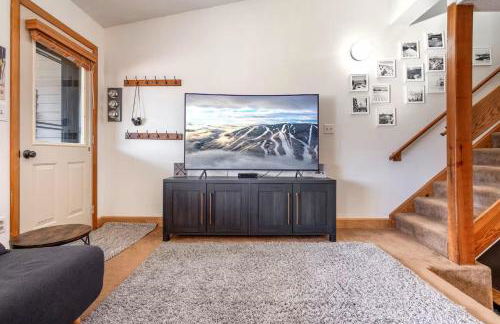 Sunday River Ski In Ski Out Mountain View Condo with Hot Tub Pool and Sauna! - Foto 23