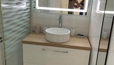 Appartement rénové avec piscine, plage 2mns à pied - Foto 3