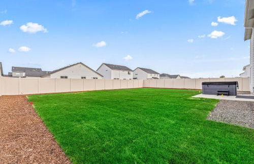 6BR Retreat with Playground Basketball & Sleeps 22 - Foto 37